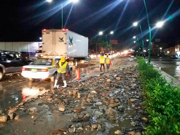 Protección Civil brinda atención por tormenta en Tuxtla Gutiérrez